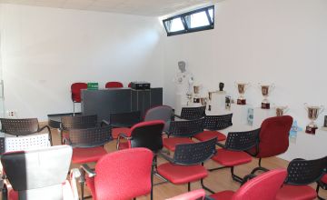 Sala de reuniones - Instalaciones de la Unión Deportiva Santa Marta